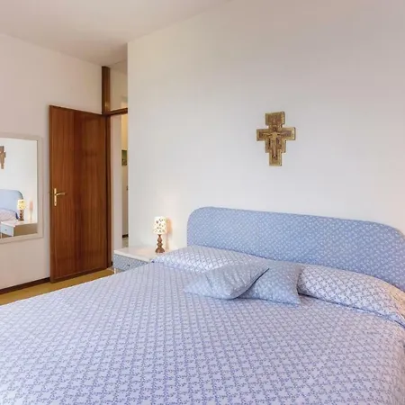 Ameglia Apartment
